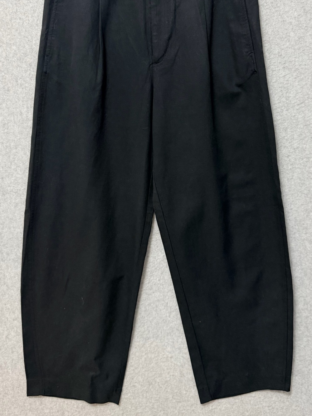 Madewell Barrel Leg Pants in Drapey Twill NWT Size 6 Black Pleated Ankle Length - Picture 5 of 11